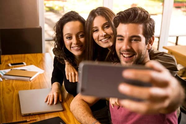 Sohbet Odaları Arşivleri: Eski Günlere Tatlı Bir Yolculuk Sohbet Odaları Arşivleri: Eski Günlere Tatlı Bir Yolculuk