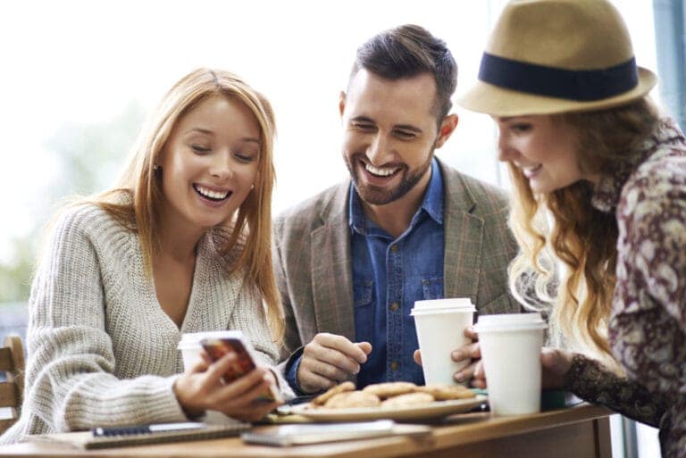 Yenilenen Chat Odaları: Eğlence, Sohbet ve Yeni Dostlar Yenilenen Chat Odaları: Eğlence, Sohbet ve Yeni Dostlar