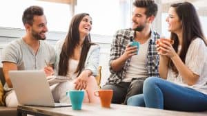 Sohbetin Rengi: Chat Dünyasında İletişimin Ruhu Sohbetin Rengi: Chat Dünyasında İletişimin Ruhu